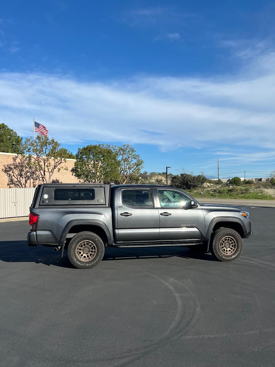 OVS Expedition PRO+ Stainless Steel Truck Cap with Full Windows for 2016-2023 Toyota Tacoma 5ft