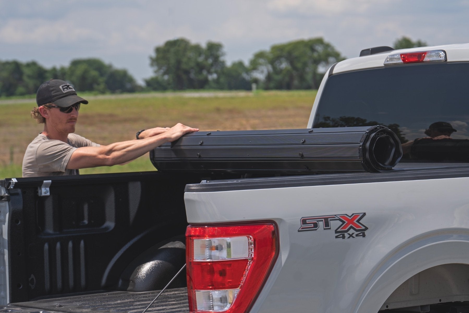 RC Hard Roll up Aluminum Tonneau Cover for 2015-2024 Ford F-150 & Raptor