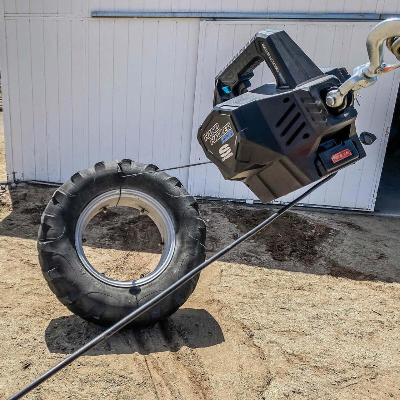 Superwinch Hand Hauler 24 Volt Plug In DC 1000lb Wireless Winch