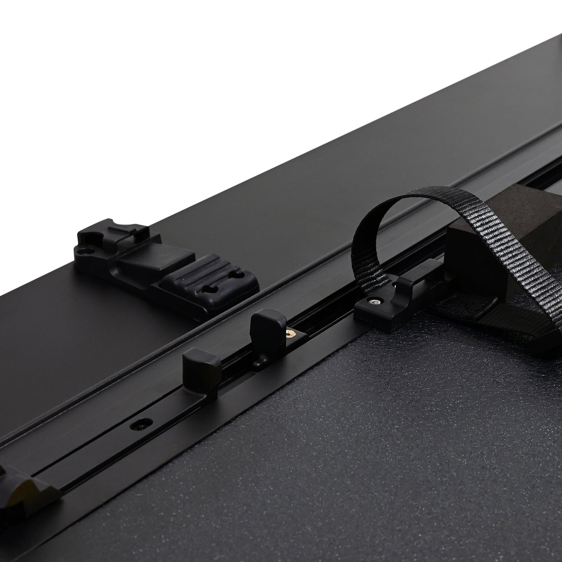 Hard Tri Fold Aluminum Tonneau Cover for 2007-2013 GM Silverado & Sierra