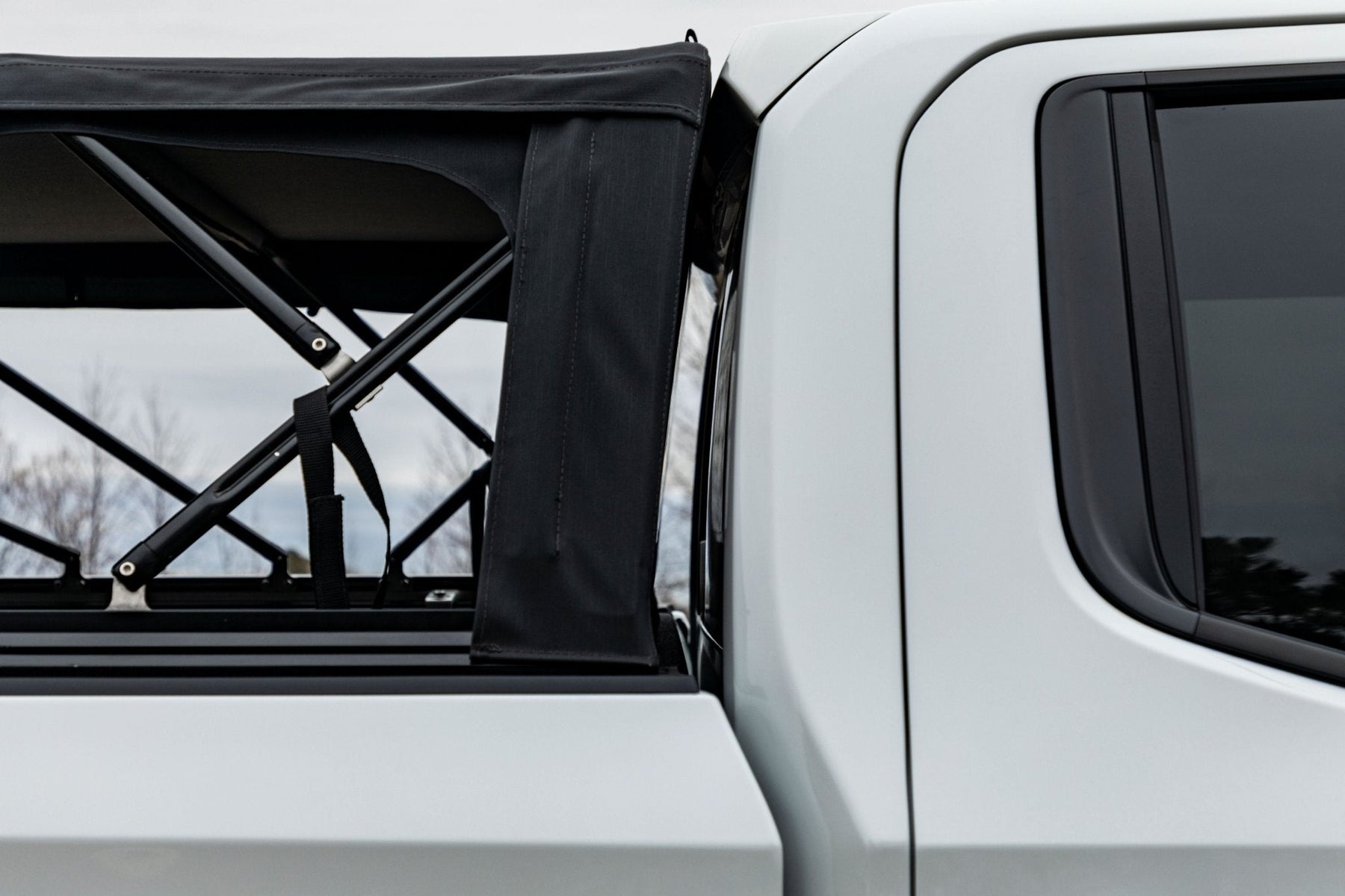 Outlander Soft Truck Cap Topper for 2005-2021 Nissan Frontier 5ft Bed - Recon Recovery