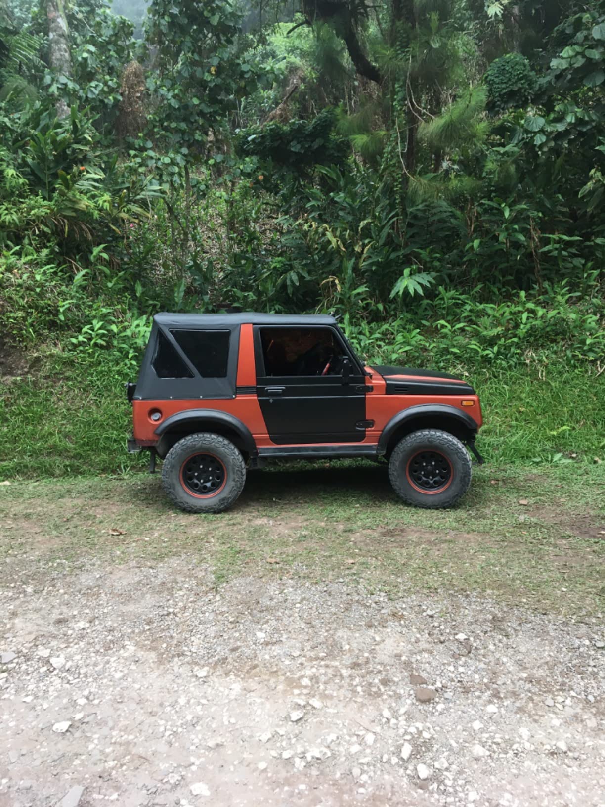 Premium Replacement Soft Top, Black Diamond With Tinted Windows - 1986-1994 Suzuki Samurai