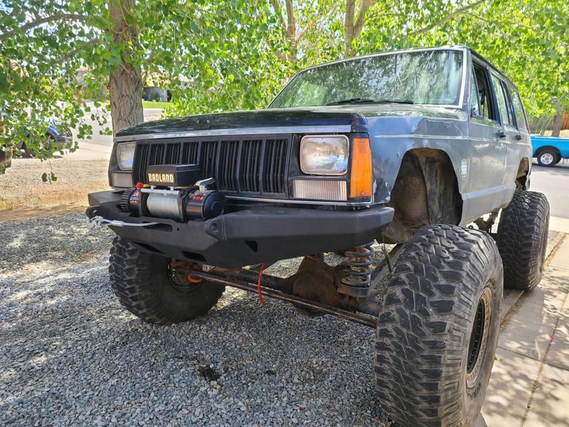 SmittyBilt XRC Full Width Winch Front Bumper for 1984-2001 Jeep Cherokee XJ