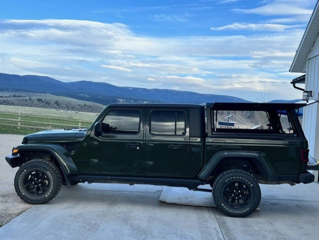 Westin Automotive EXP Bolt on Aluminum Bed Cap for 2024-2026 Jeep Gladiator JT - Recon Recovery