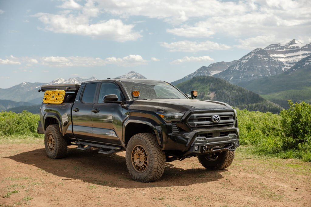 Smittybilt Textured Black Angular drop Steps For 2024+ Toyota Tacoma - Recon Recovery