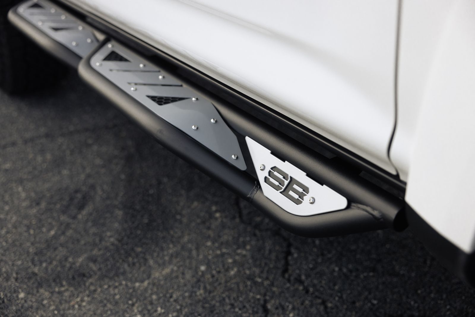Smittybilt Apollo Bolt On Sliders With Step For 2010-2024 Toyota 4Runner - Recon Recovery