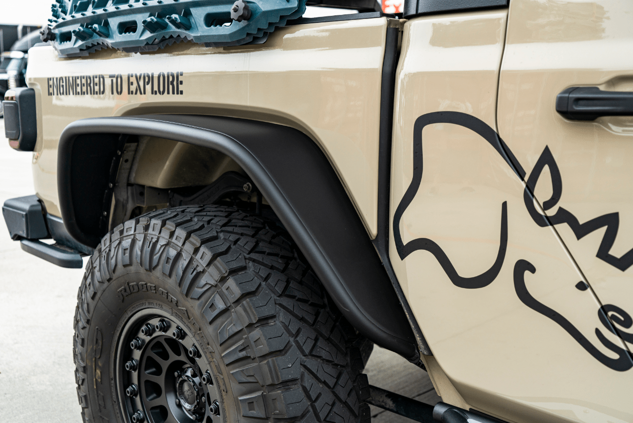 Smittybilt Rear XRC Tube Fender Pair For 2020-2026 Jeep Gladiator JT - Recon Recovery