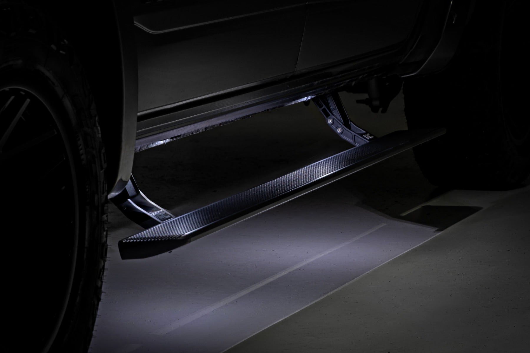 Rough Country Power Running Boards for 2021-2024 Ram 1500 & 1500 TRX