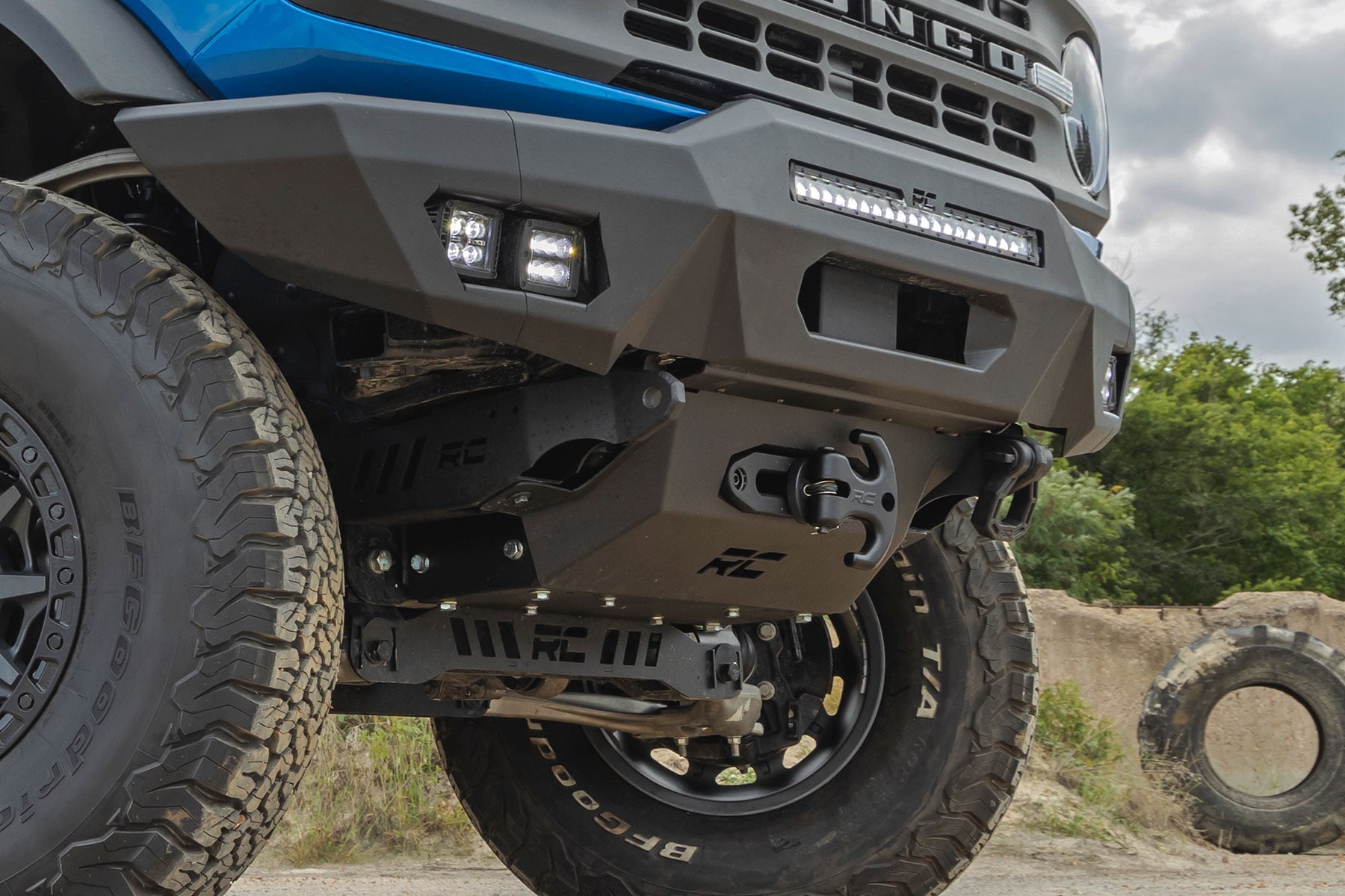 Rough Country Hidden Winch Mount for 2021-2026 Ford Bronco with PRO12,0000lbs Winch