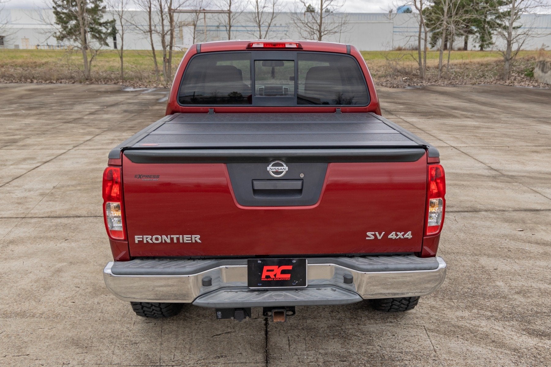 Rough Country Hard Fold Aluminum Tonneau Cover for 2005-2021 Nissan Frontier 5' Bed