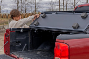 Rough Country Hard Fold Aluminum Tonneau Cover for 2005-2021 Nissan Frontier 5' Bed