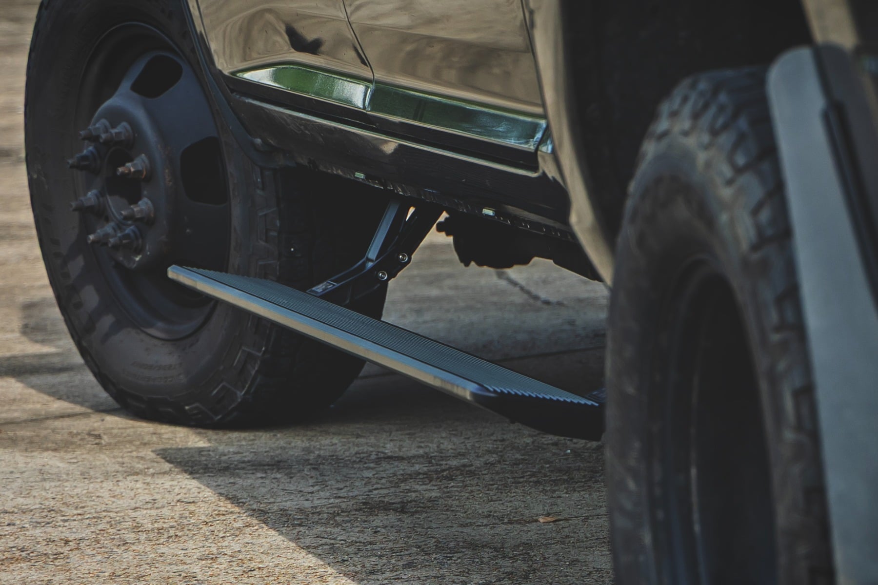 Rough Country Power Running Boards Ram 1500 (2009-2018 & Classic)