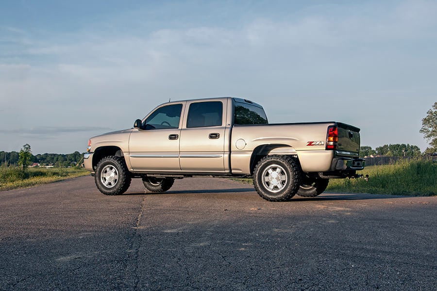 Rough Country 1.5-2 Inch Lift Kit Chevy/GMC 1500 (99-06 & Classic)