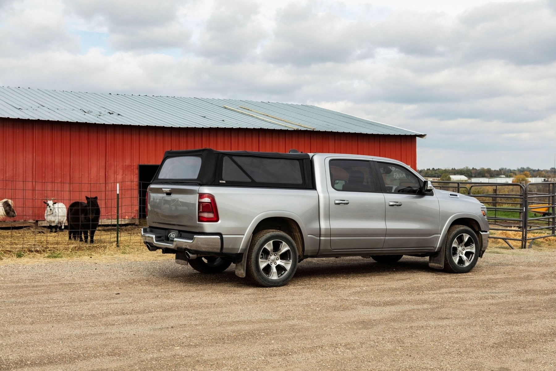 Outlander Soft Truck Cap Topper for 2020-2026 Jeep Gladiator JT - Recon Recovery