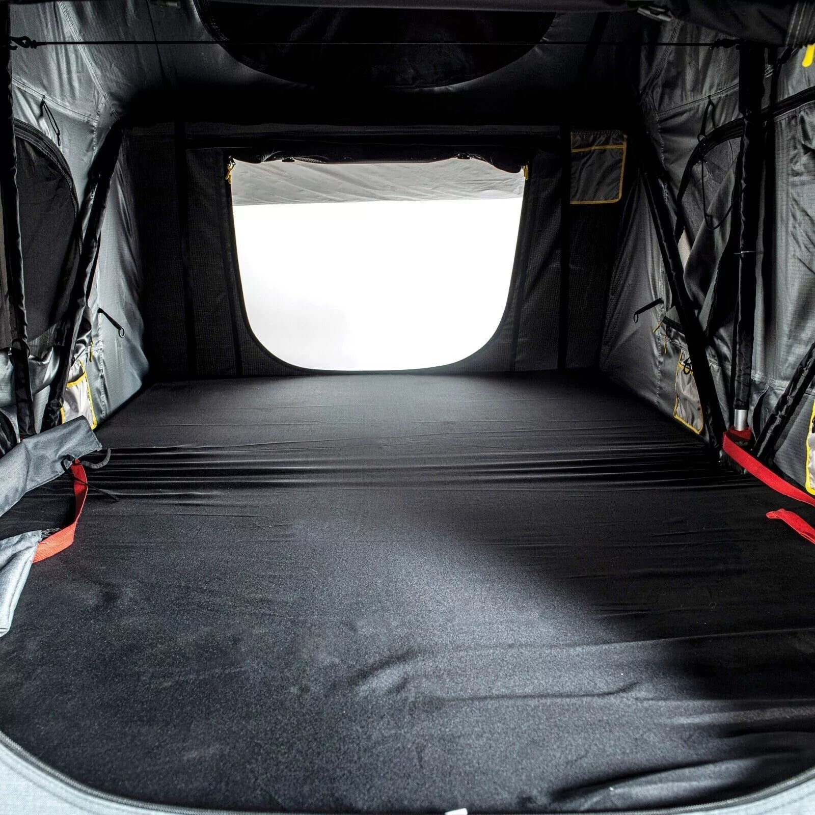 Smittybilt Gen 2 XL Overlander Rooftop Tent - Recon Recovery