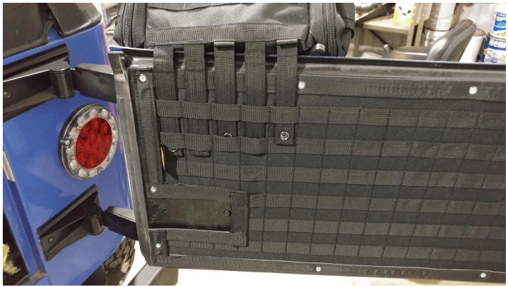 Smittybilt Rear Molle Tailgate Cover and Storage Bags For 1997-2006 Wrangler TJ & LJ - Recon Recovery
